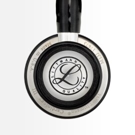 Gros plan du côté pédiatrique du pavillon du stéthoscope de cardiologie IIIMC Littmann® 3MMC montrant le logo Littmann.